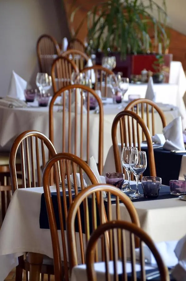 Hotel Les Grillons Talloires 3*,  France